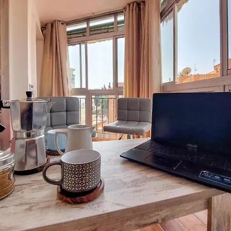Stunning In With Kitchen Apartment *